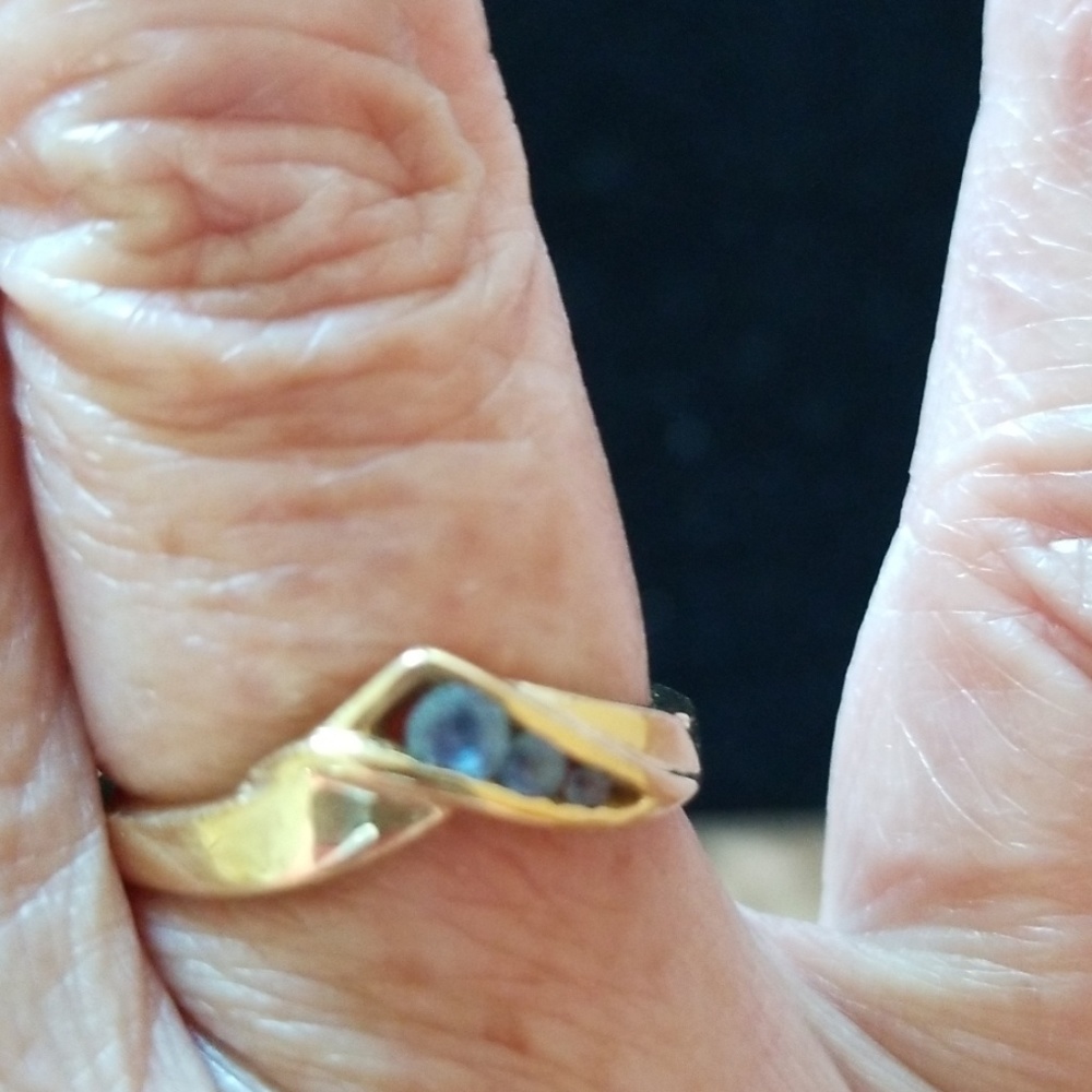 🦋Sapphire chip angle ring🦋
